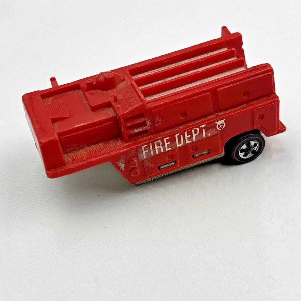 Hot Wheels Redline The Heavyweights RED FIRE TRUCK ENGINE 1969